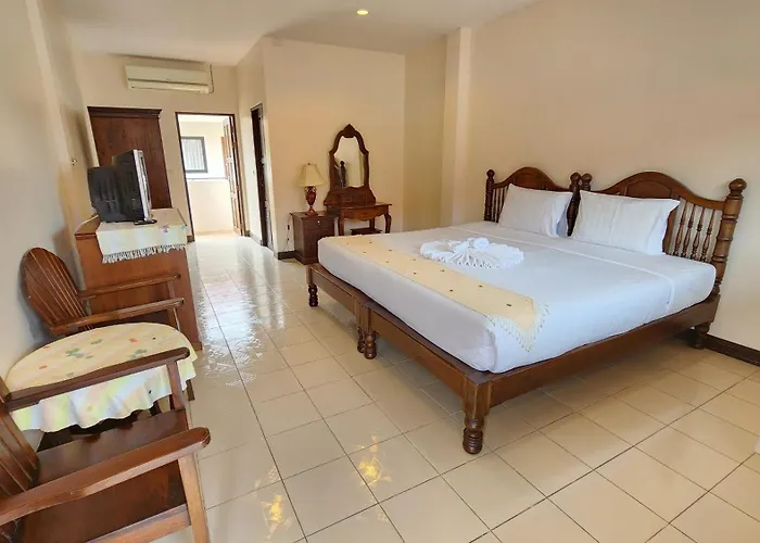 Panupong Hotel